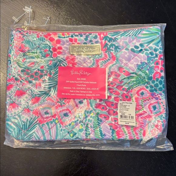 Lilly Pulitzer Handbags - Lilly Pulitzer quilted Floral Pouch new